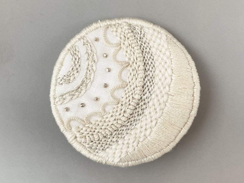 kiitos works ー ひと針ごとに想いを込めて。刺繍で紡ぐ装身具